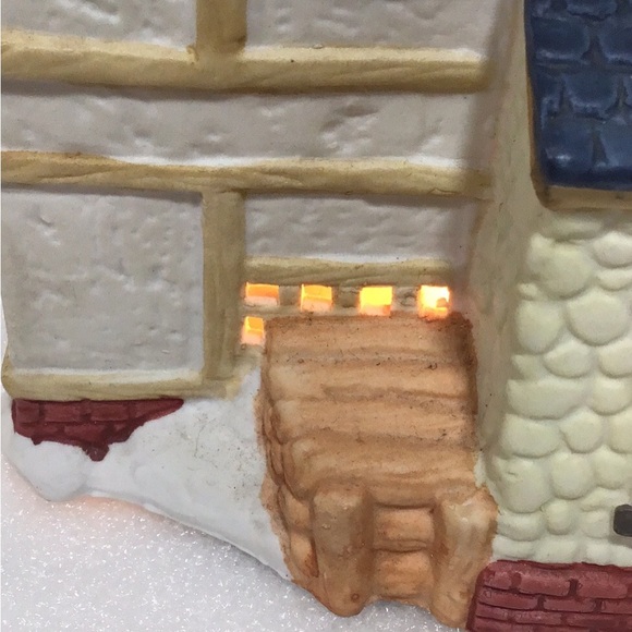 LEMAX Dickensvale Collectibles Porcelain Lighted Christmas Village House - Picture 8 of 11